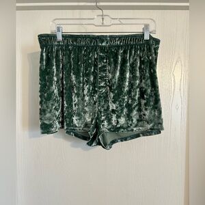 Victoria's Secret | High Waist Velvet Shorts in Forest Green | Size XL